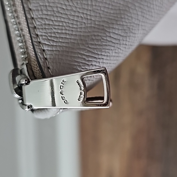 Coach Large Tan Handbag - Picture 3 of 16